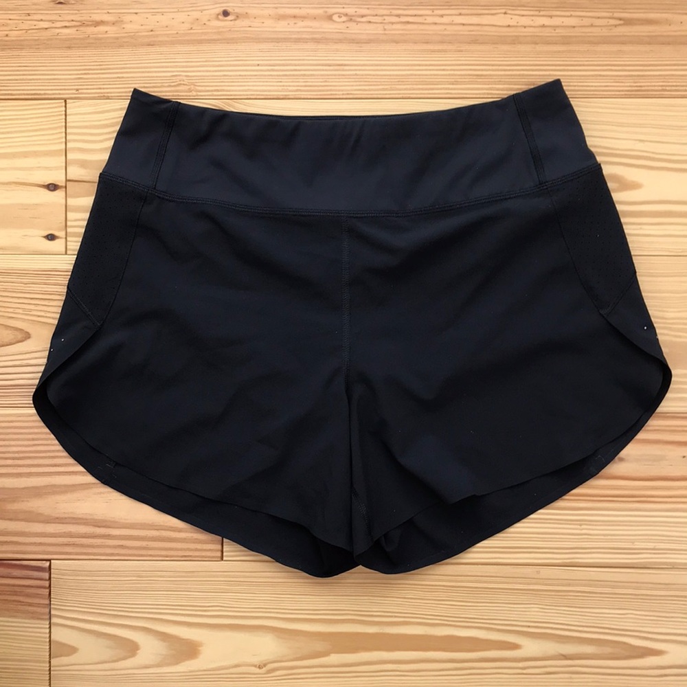 Athleta Run With It 4.5” Shorts